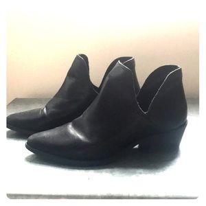Steve Madden Austin Booties